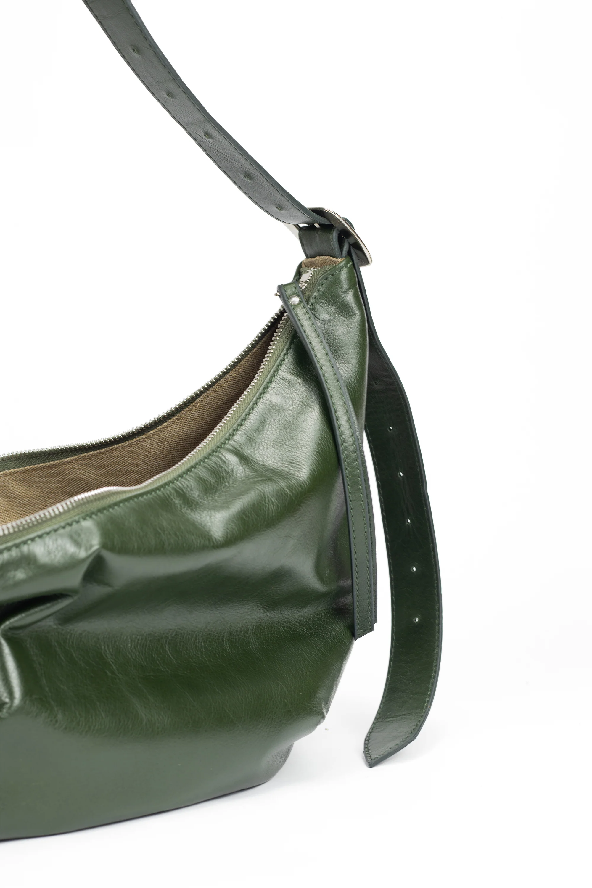 Luna in Emerald - Image 7
